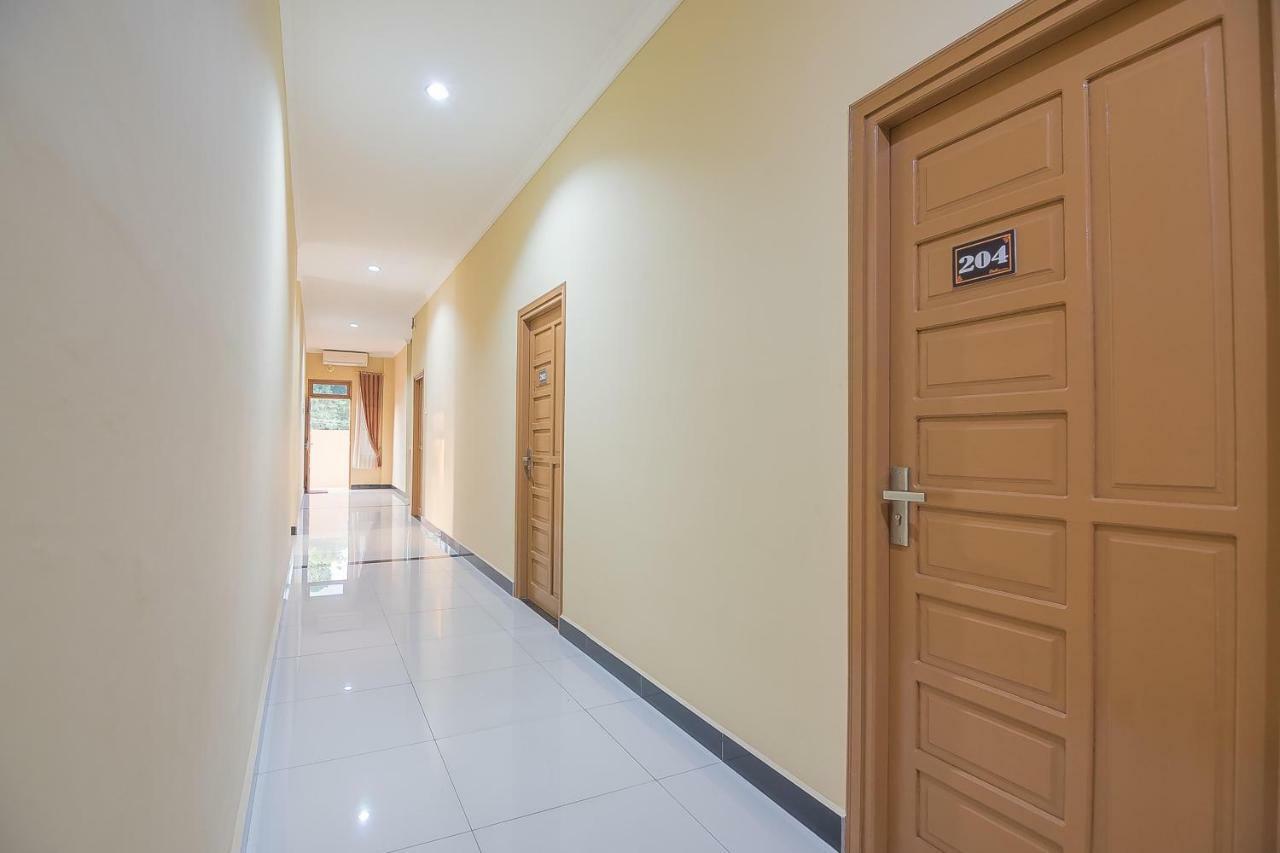 Reddoorz Plus Near Syamsudin Noor Airport 3 Banjarbaru Eksteriør bilde