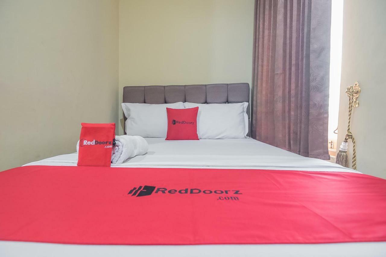 Reddoorz Plus Near Syamsudin Noor Airport 3 Banjarbaru Eksteriør bilde